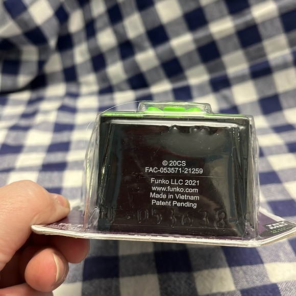 NIB Funko Popsies Alien “let me hug your face!” - Picture 5 of 6